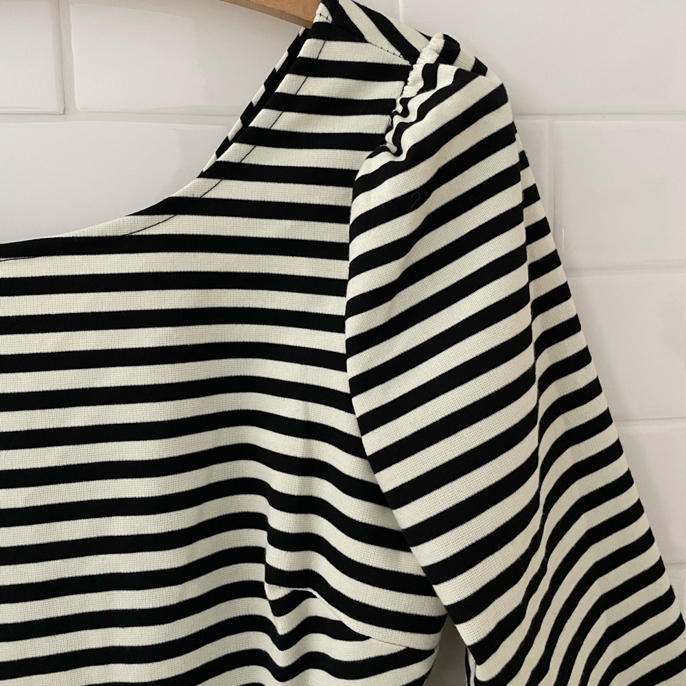 Black and White Dress - Picture 5 of 5